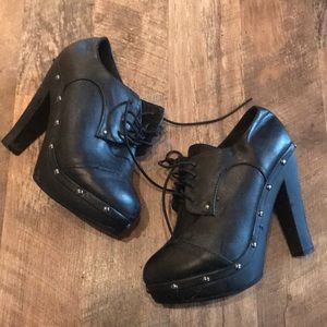 Lace up platform heeled boots